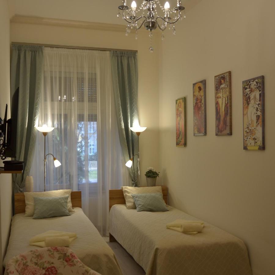 Elegant Apartman Эгер Экстерьер фото