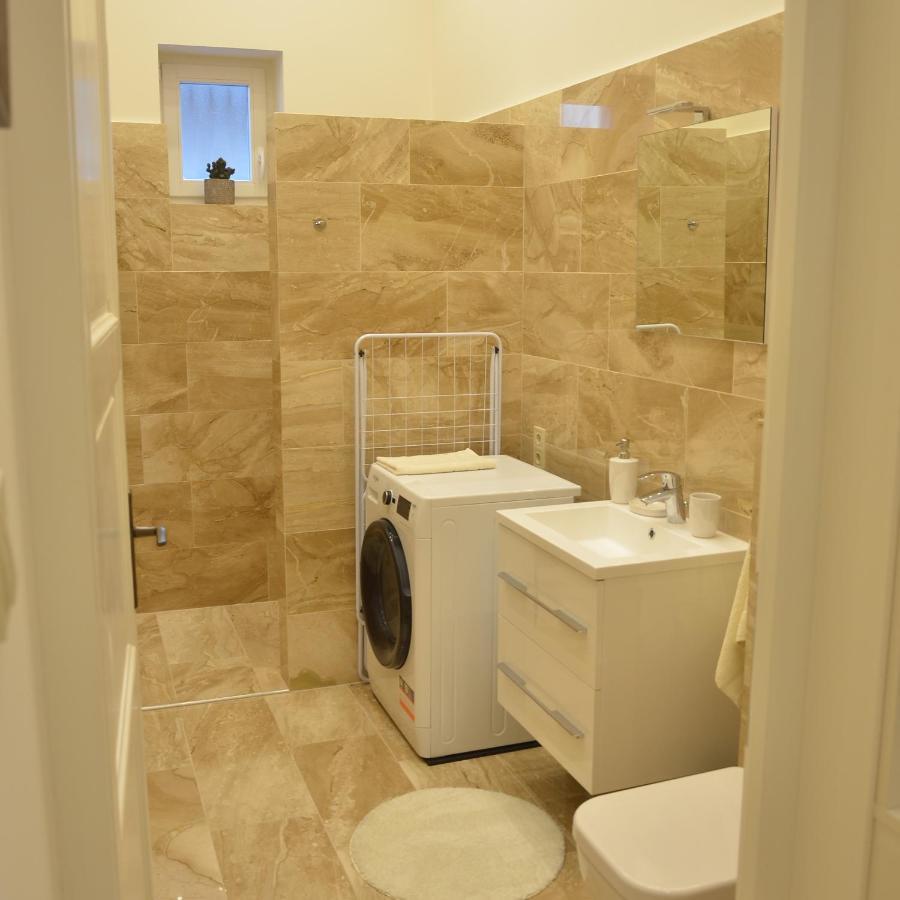 Elegant Apartman Эгер Экстерьер фото